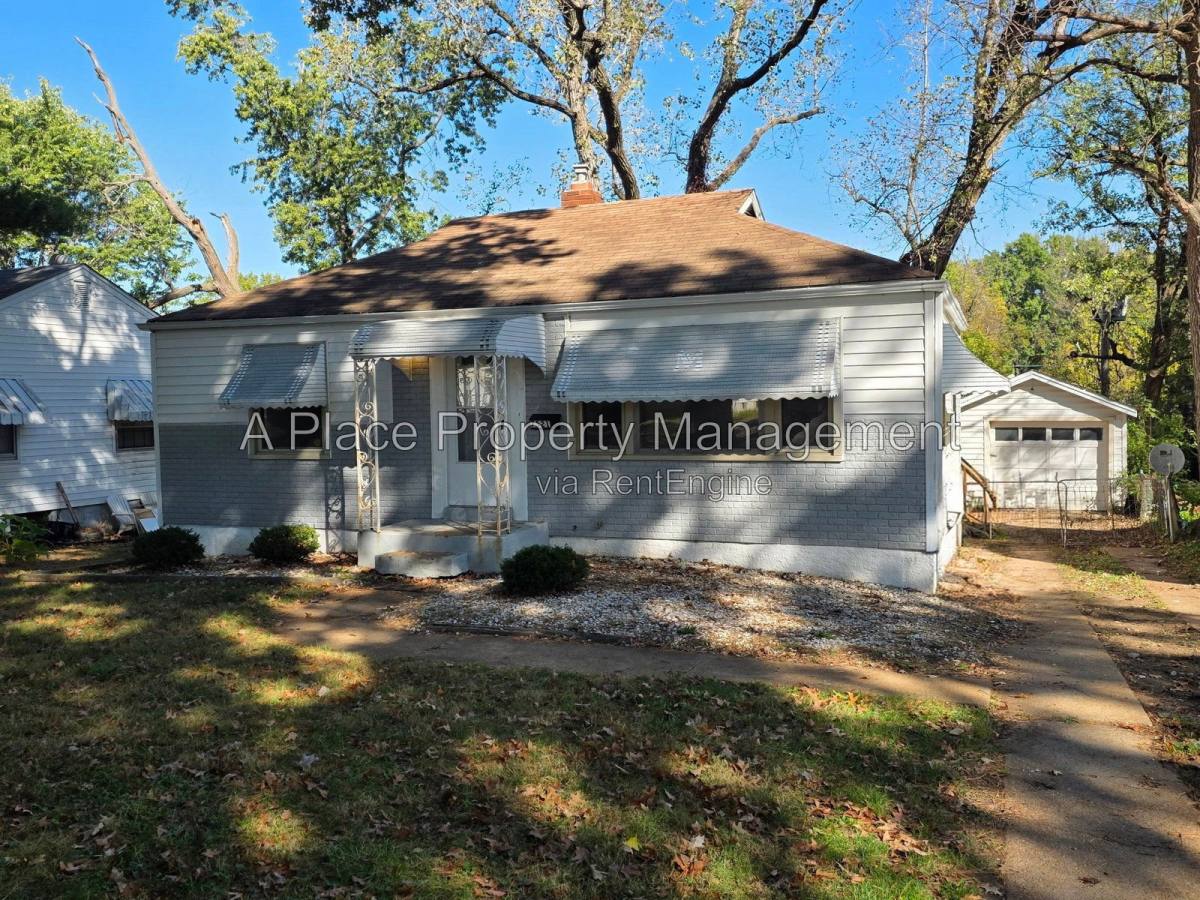 House for rent at 7521 Mallard Dr, St. Louis, MO 63133