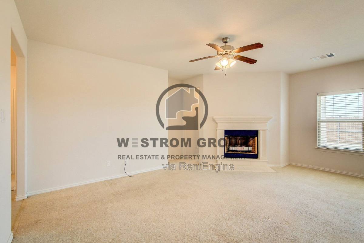 212 Emerald Creek Dr, Fort Worth, TX 76131 - House for Rent - Image 4