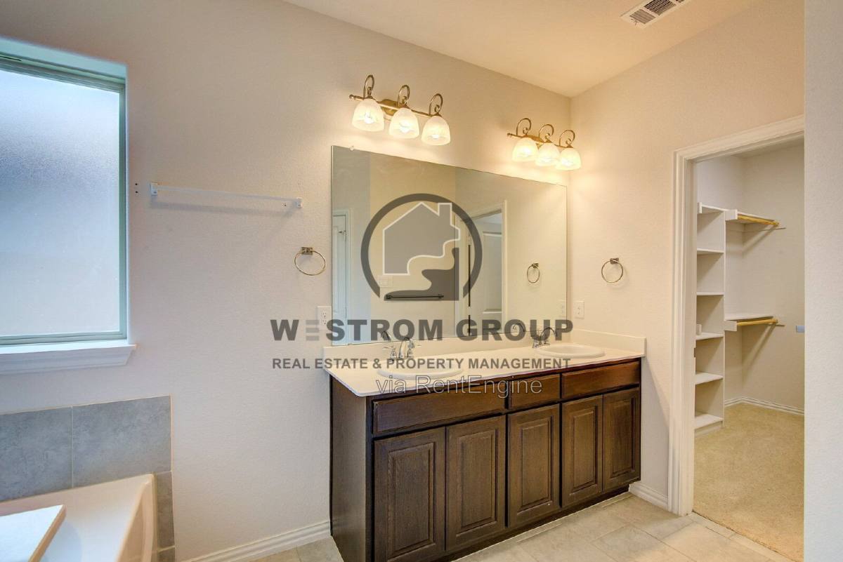 212 Emerald Creek Dr, Fort Worth, TX 76131 - House for Rent - Image 15