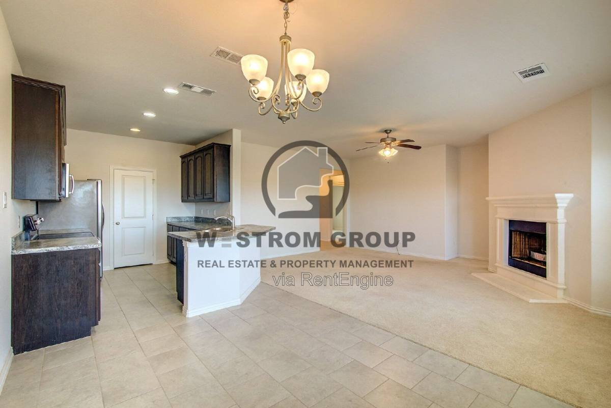 212 Emerald Creek Dr, Fort Worth, TX 76131 - House for Rent - Image 8