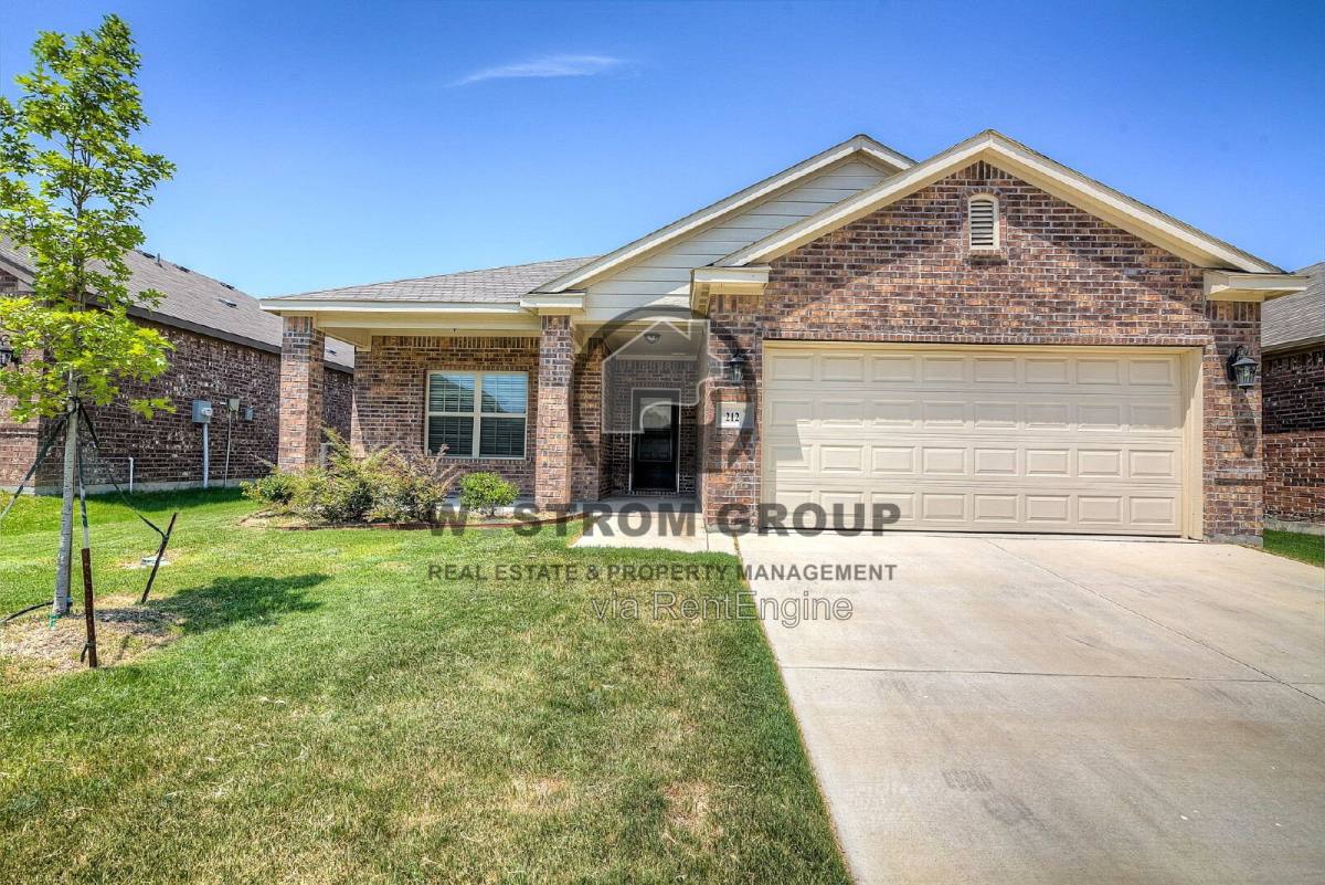 212 Emerald Creek Dr, Fort Worth, TX 76131 - House for Rent - Image 1
