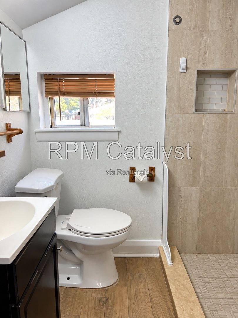 6905 1/2 N Duncan Ave #B, Tampa, FL 33604 - Apartment for Rent - Image 11