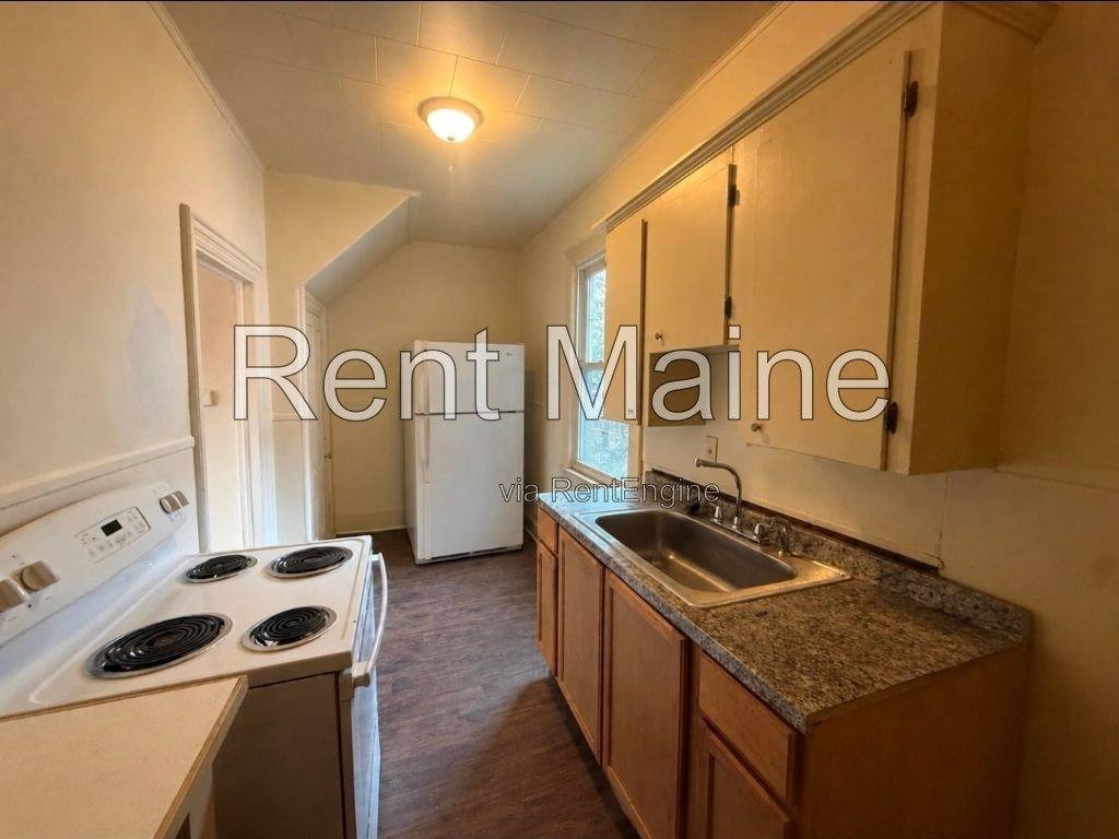 147 Essex St #4, Bangor, ME 04401 - Apartment for Rent - Image 4