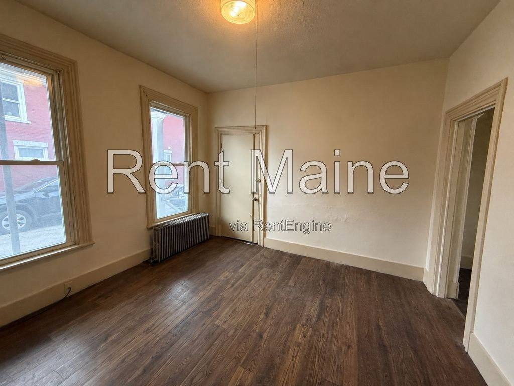 147 Essex St #4, Bangor, ME 04401 - Apartment for Rent - Image 2
