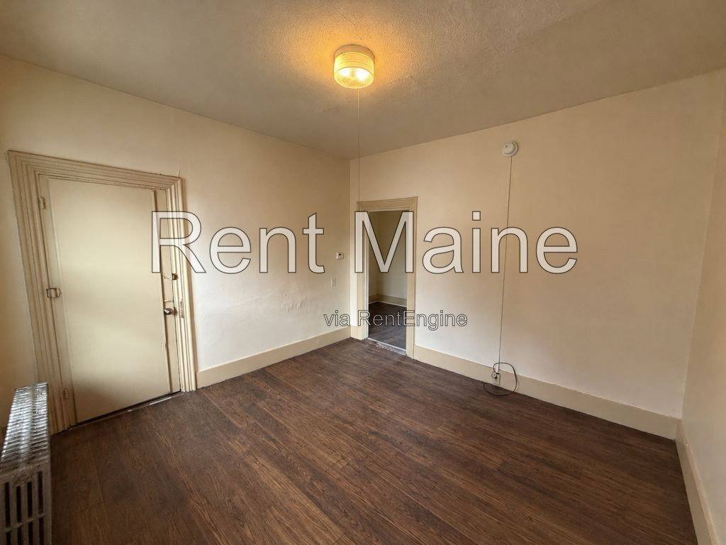 147 Essex St #4, Bangor, ME 04401 - Apartment for Rent - Image 1