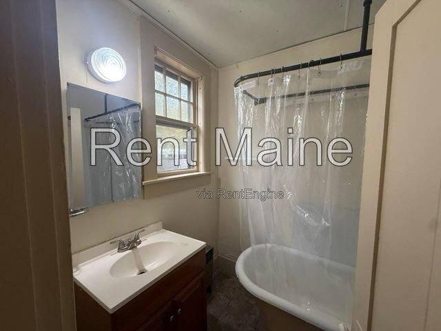 147 Essex St #4, Bangor, ME 04401 - Apartment for Rent - Image 6