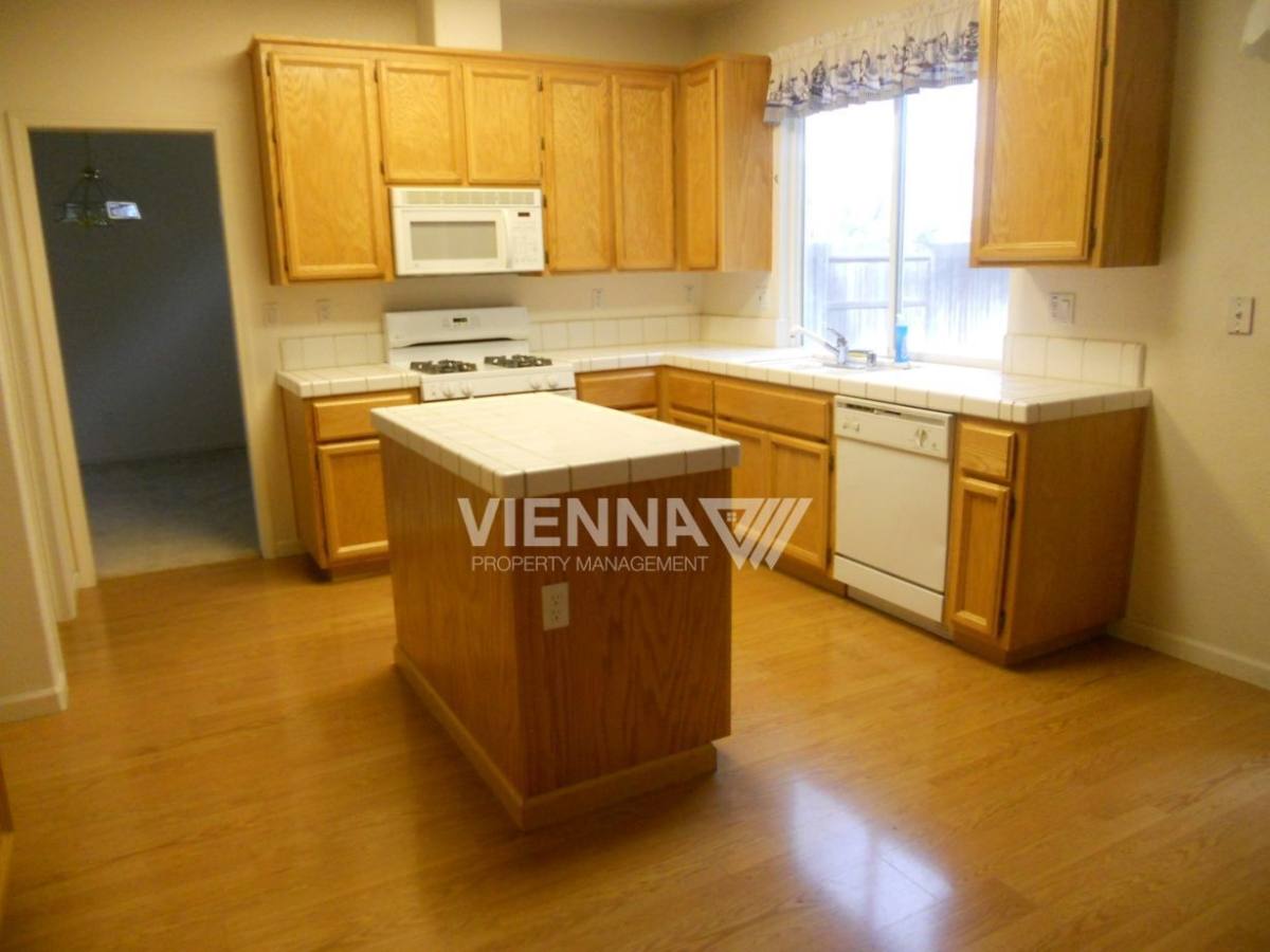 334 Anacapa Dr, Roseville, CA 95678 - House for Rent - Image 11