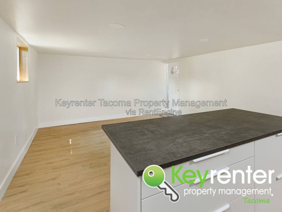 3915 N 8th St, Tacoma, WA 98406 - Apartment for Rent - Image 2