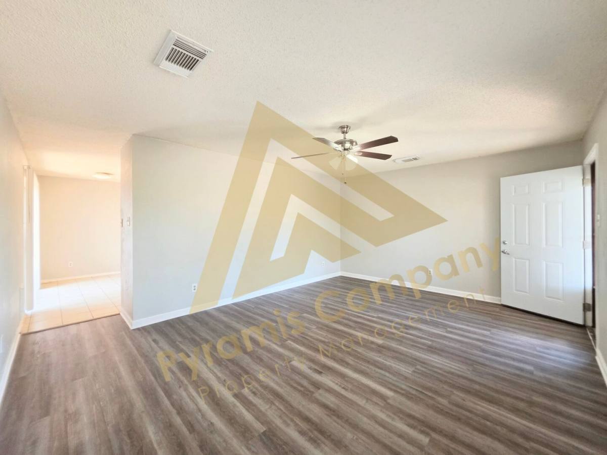 10014 Sunset Place, San Antonio, TX 78245 - House for Rent - Image 3