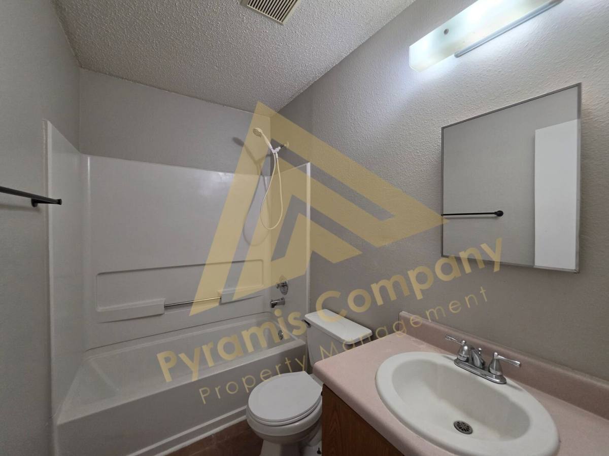 10014 Sunset Place, San Antonio, TX 78245 - House for Rent - Image 11