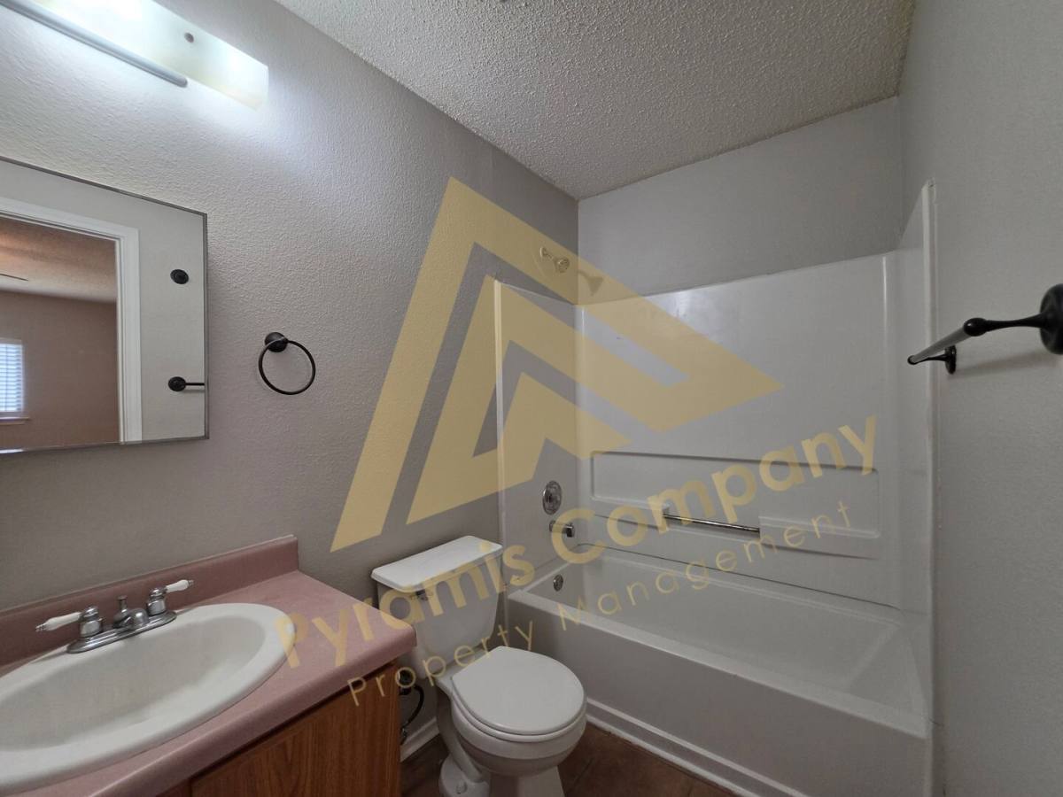 10014 Sunset Place, San Antonio, TX 78245 - House for Rent - Image 12