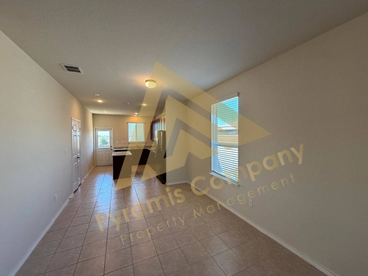 10362 McQueeney, San Antonio, TX 78252 - House for Rent - Image 4