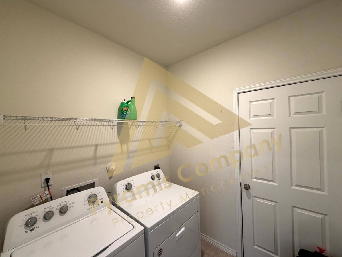 10362 McQueeney, San Antonio, TX 78252 - House for Rent - Image 10