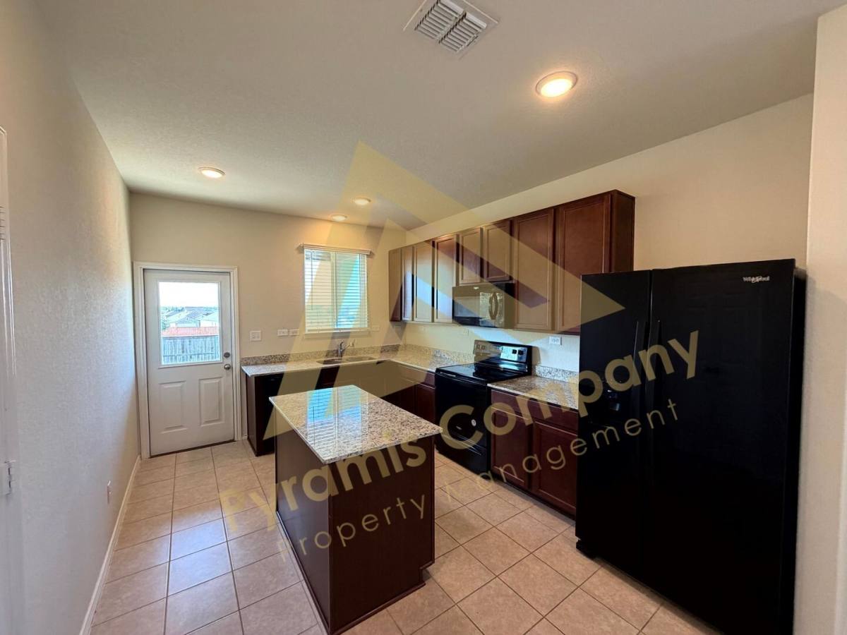 10362 McQueeney, San Antonio, TX 78252 - House for Rent - Image 5