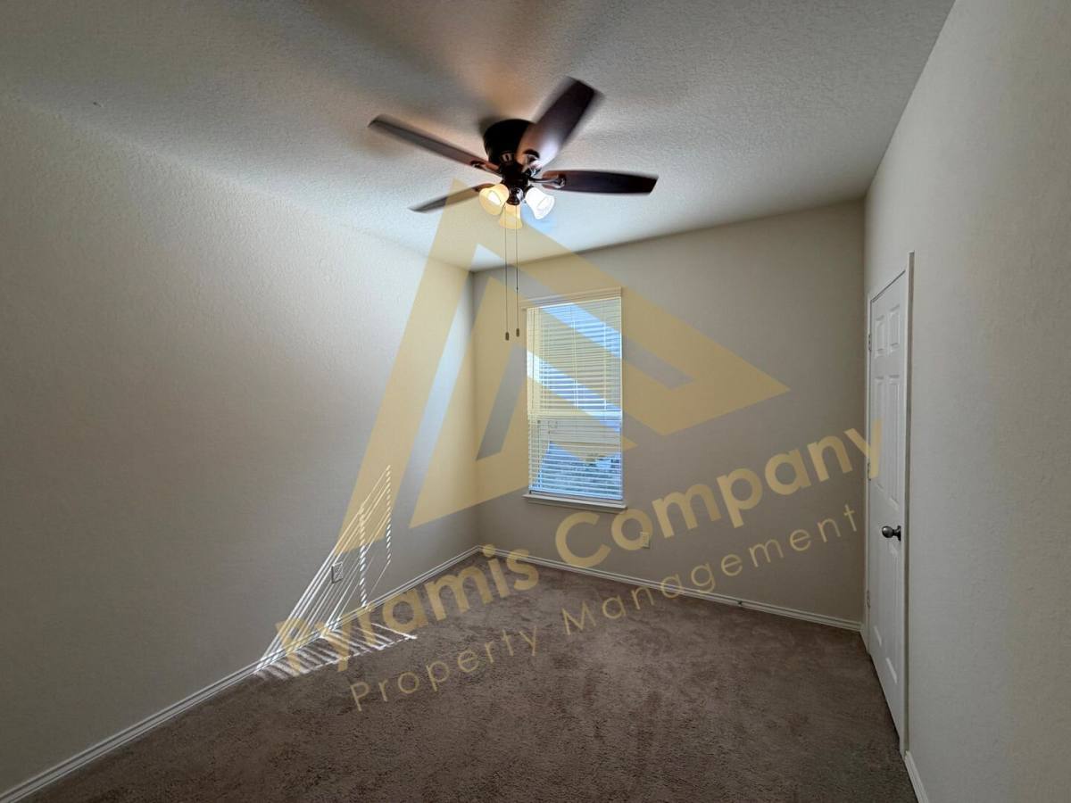 10362 McQueeney, San Antonio, TX 78252 - House for Rent - Image 9