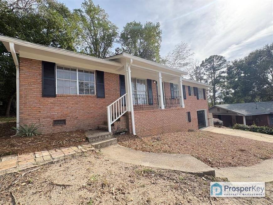 2208 Parkview Circle, Phenix City, AL 36867 - House for Rent - Image 2