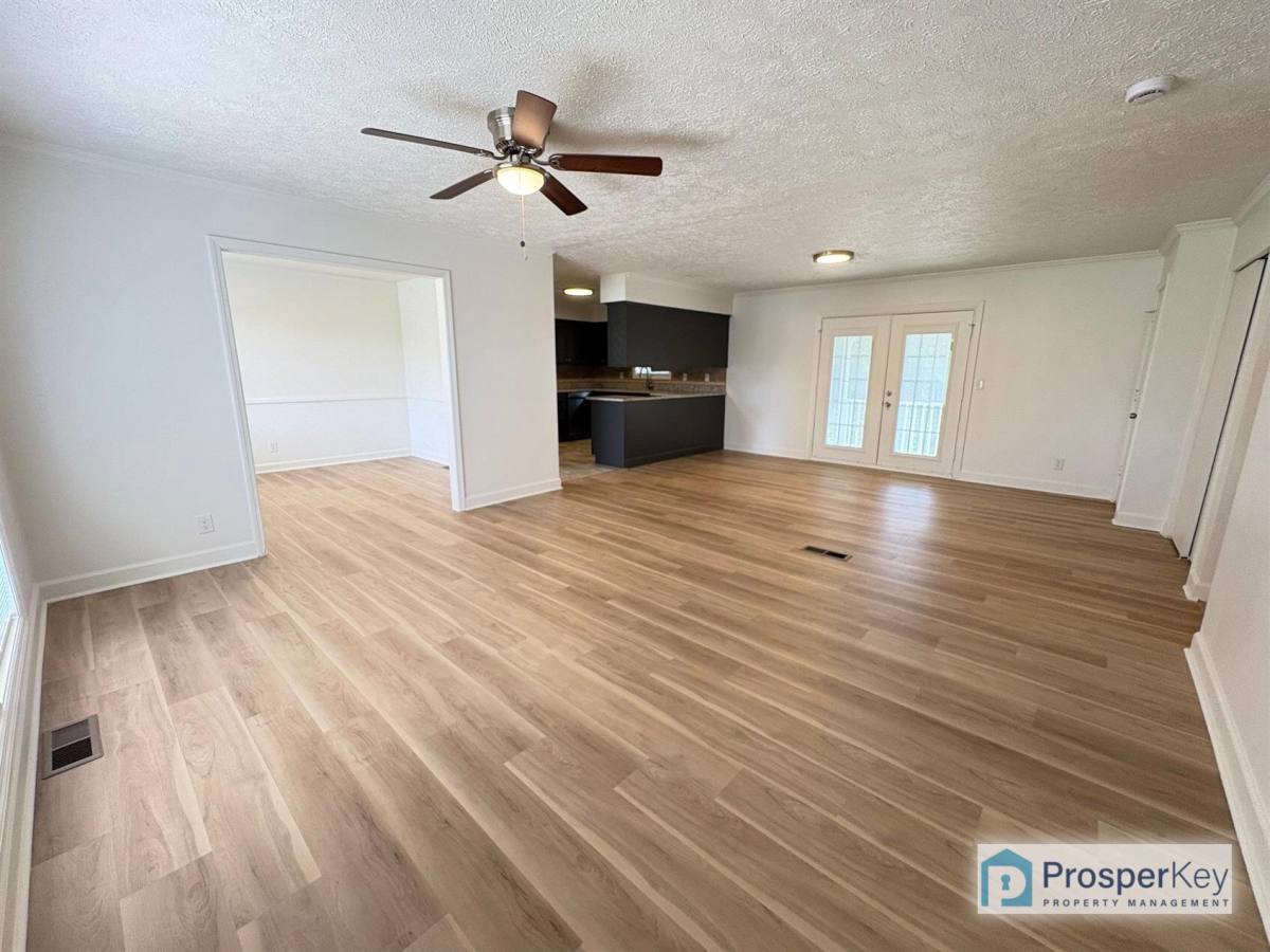2208 Parkview Circle, Phenix City, AL 36867 - House for Rent - Image 3