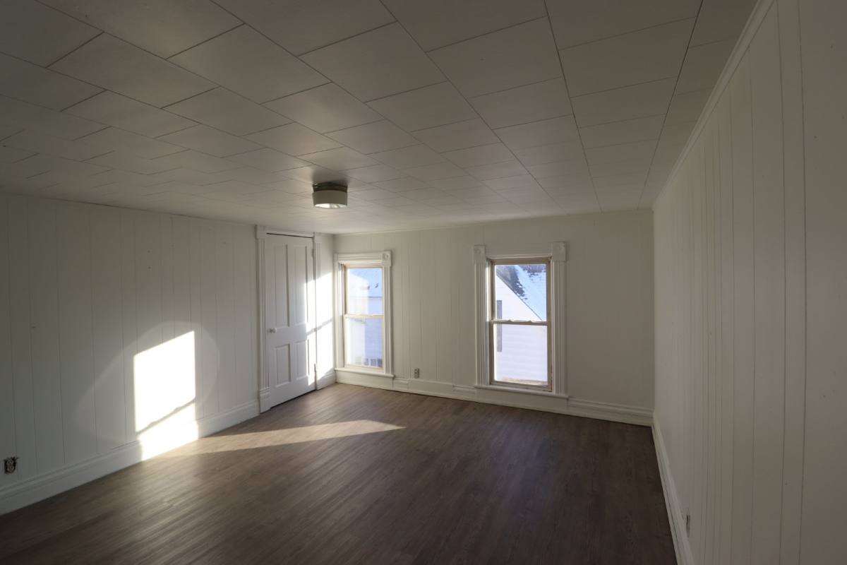 122 S State St, Upper Unit, Berlin, WI 54923 - Apartment for Rent - Image 6