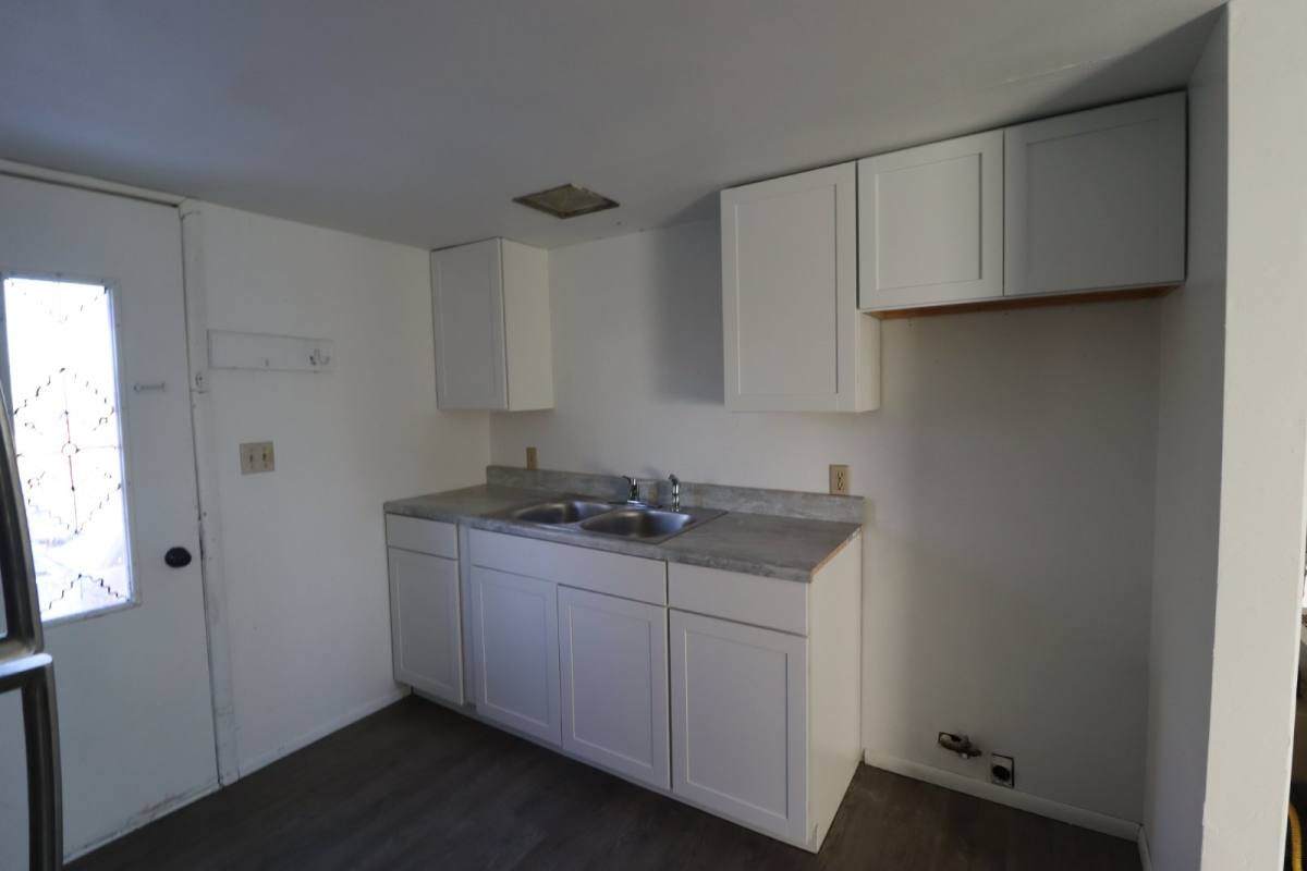 122 S State St, Upper Unit, Berlin, WI 54923 - Apartment for Rent - Image 8