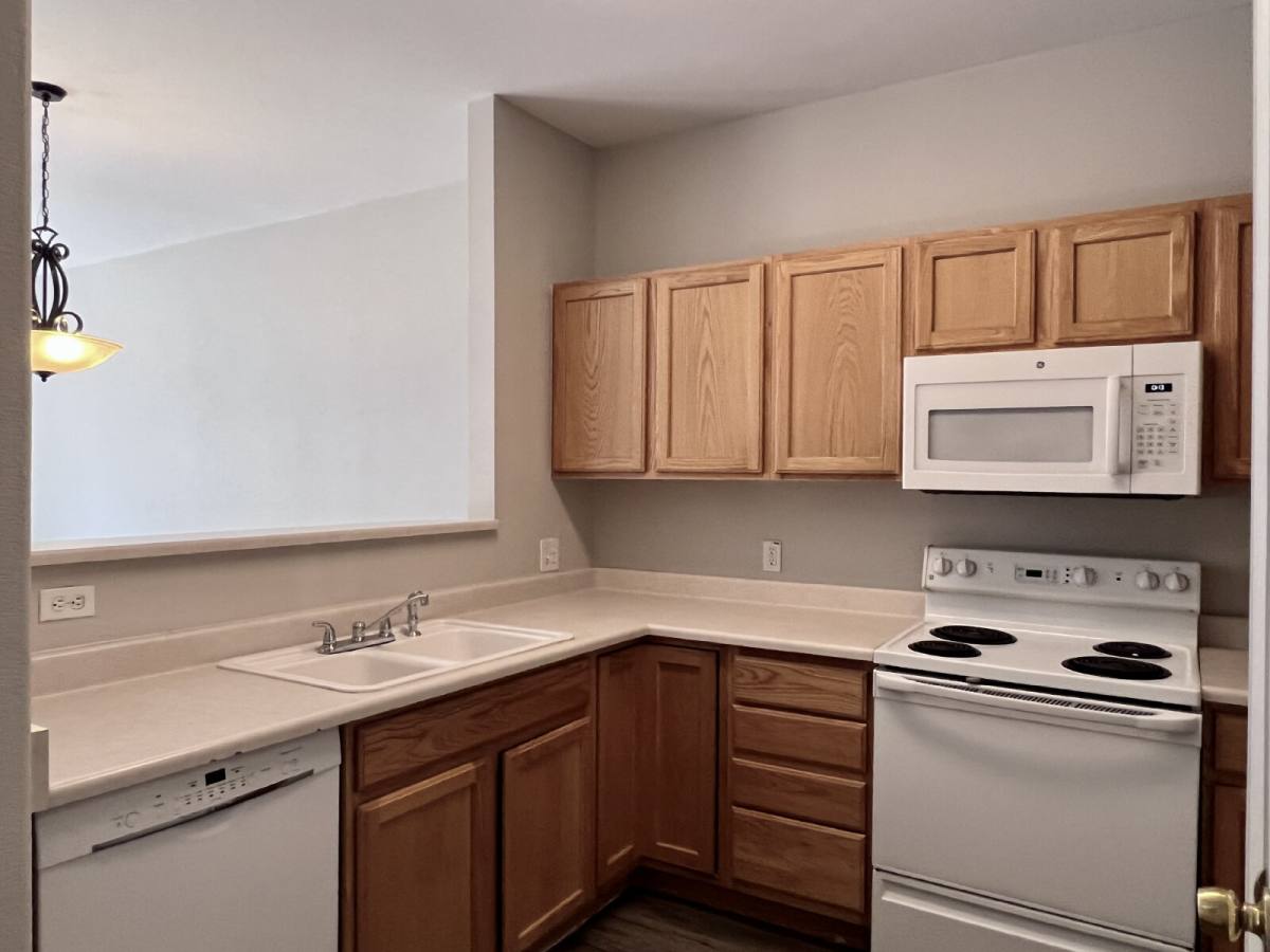 12251 E Tennessee Dr, Aurora, CO 80012 - Townhouse for Rent - Image 11