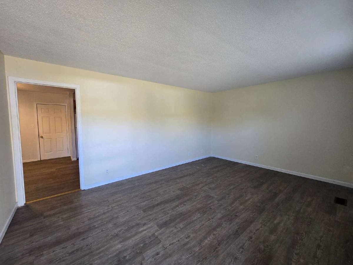 317 Dale Terrace, Clarksville, TN 37042 - House for Rent - Image 3