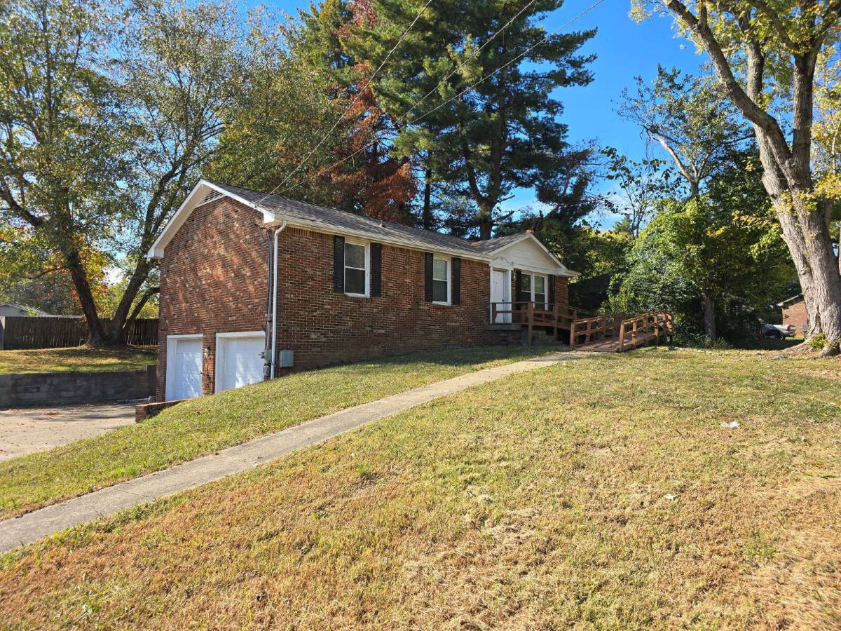 317 Dale Terrace, Clarksville, TN 37042 - House for Rent - Image 1