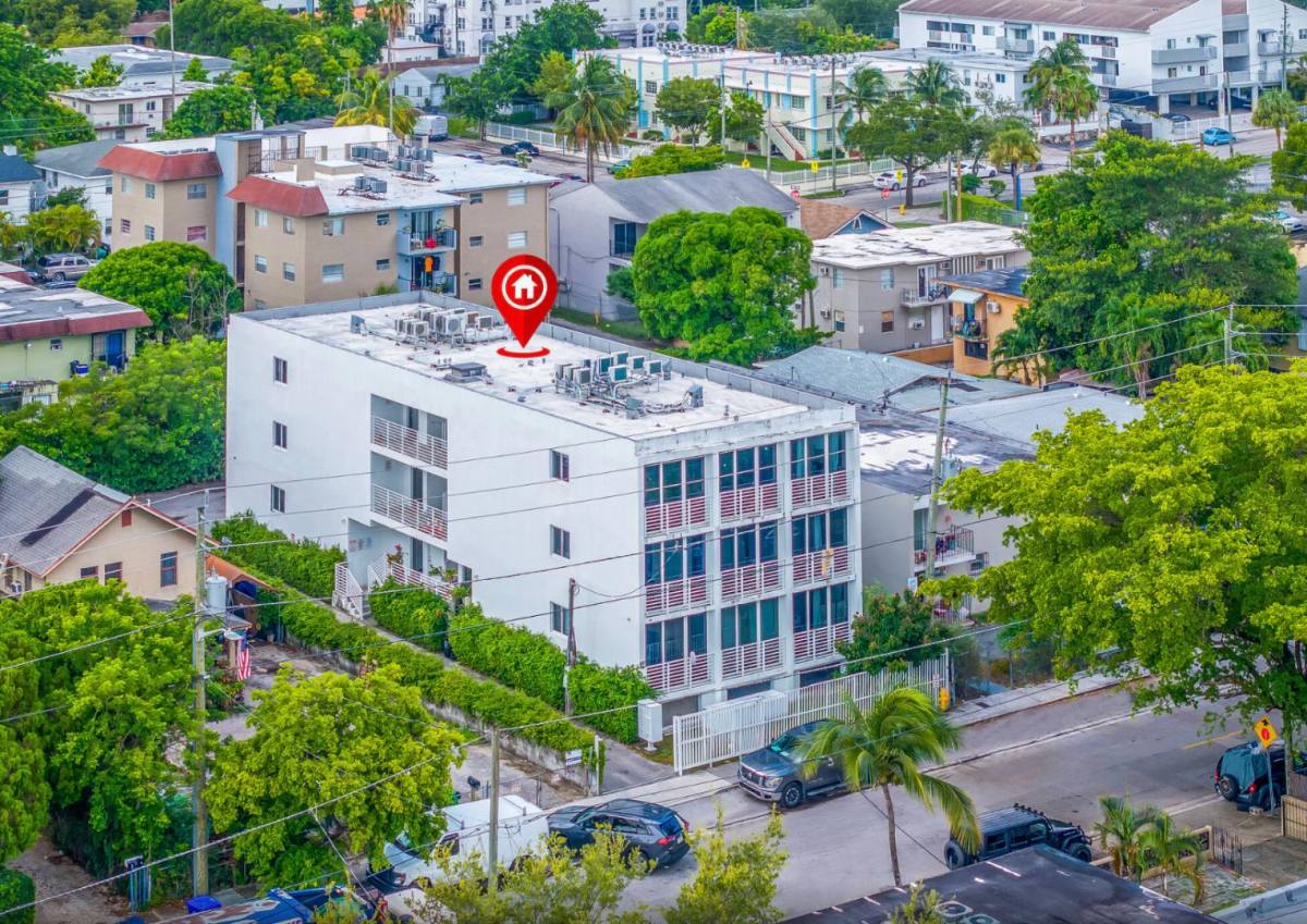 444-542 SW 3rd St #446-2, Miami, FL 33131 - Apartment for Rent - Image 12