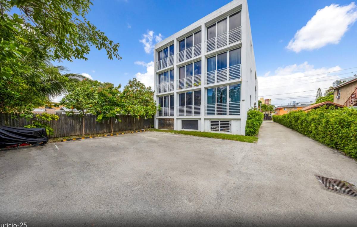 444-542 SW 3rd St #446-2, Miami, FL 33131 - Apartment for Rent - Image 14