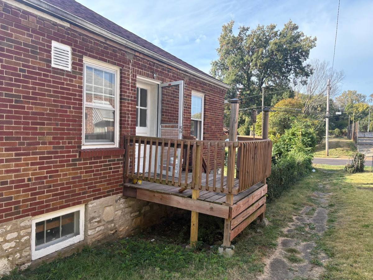 2166 Fairhaven Dr, St. Louis, MO 63136 - House for Rent - Image 2
