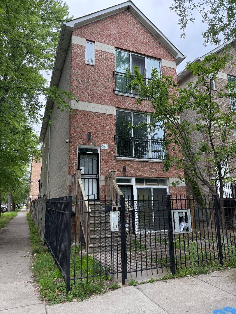 7656 S Colfax Ave #2, Chicago, IL 60649 - Apartment for Rent - Image 1