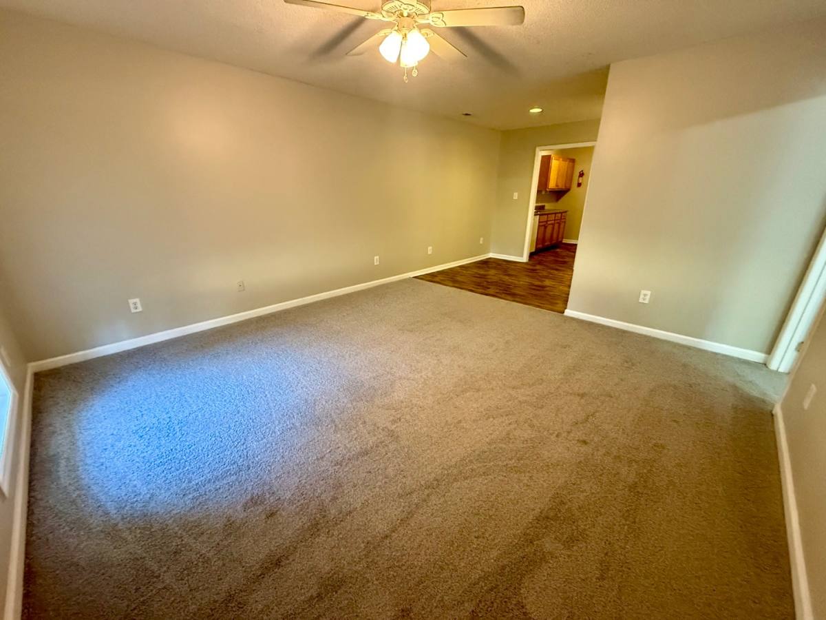 1521 Obrig Ave, Guntersville, AL 35976 - Townhouse for Rent