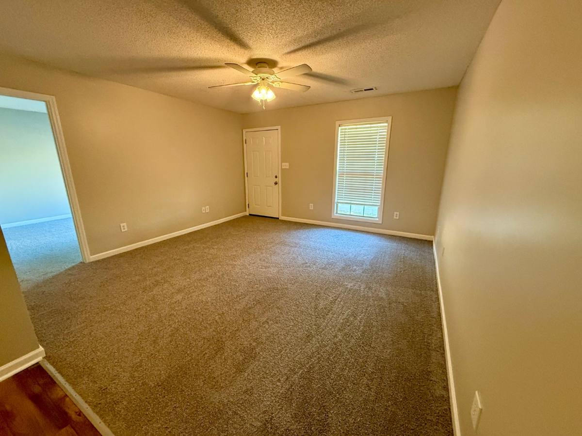 1521 Obrig Ave, Guntersville, AL 35976 - Townhouse for Rent - Image 2