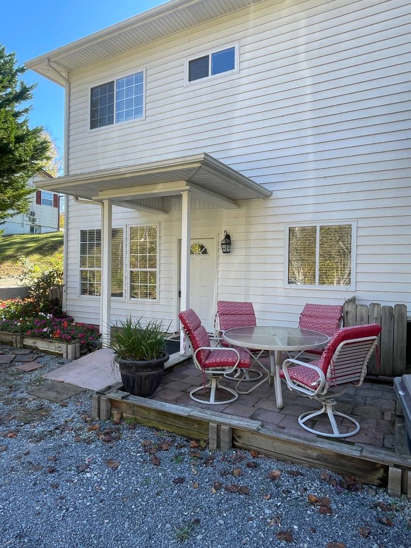 Apartment for rent at 300 Hickory Rd, Bottom Unit, Bristol, TN 37620
