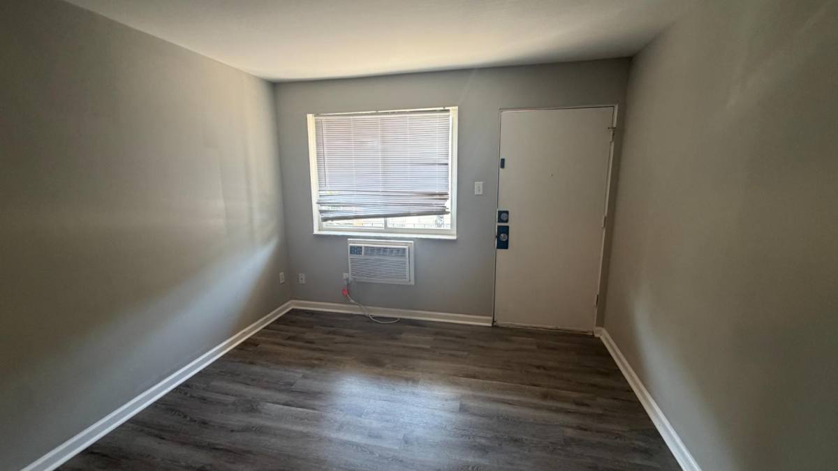 Apartment for rent at 3320 Greenwood Blvd #10, St. Louis, MO 63143