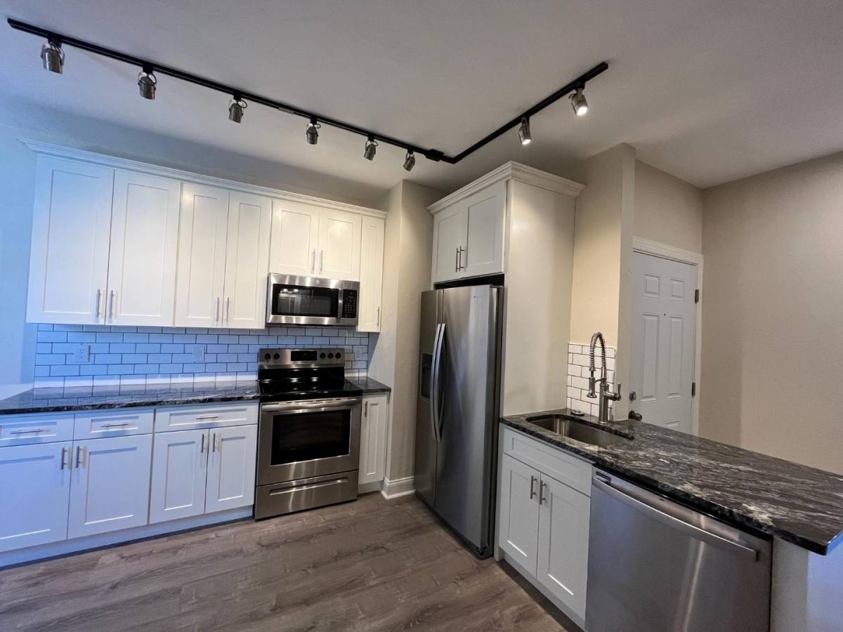 352 Melwood Ave #5, Pittsburgh, PA 15213 - Apartment for Rent - Image 2