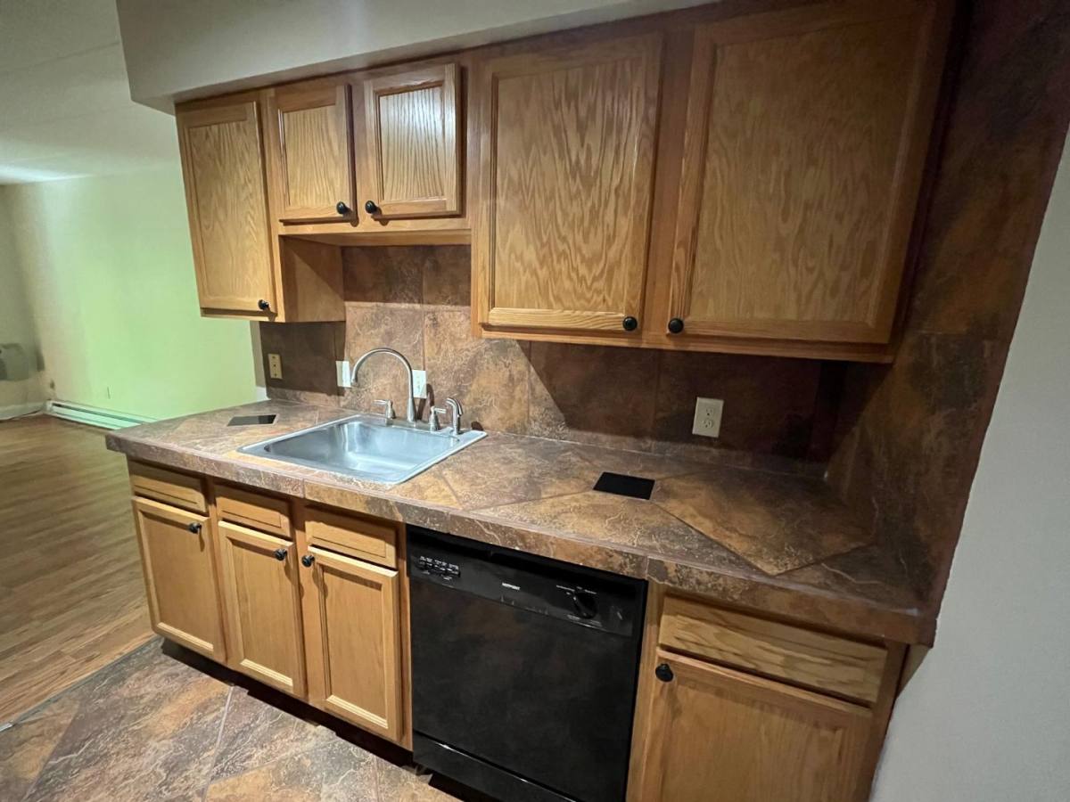 151 Robinson St #13, Pittsburgh, PA 15213 - Apartment for Rent - Image 2