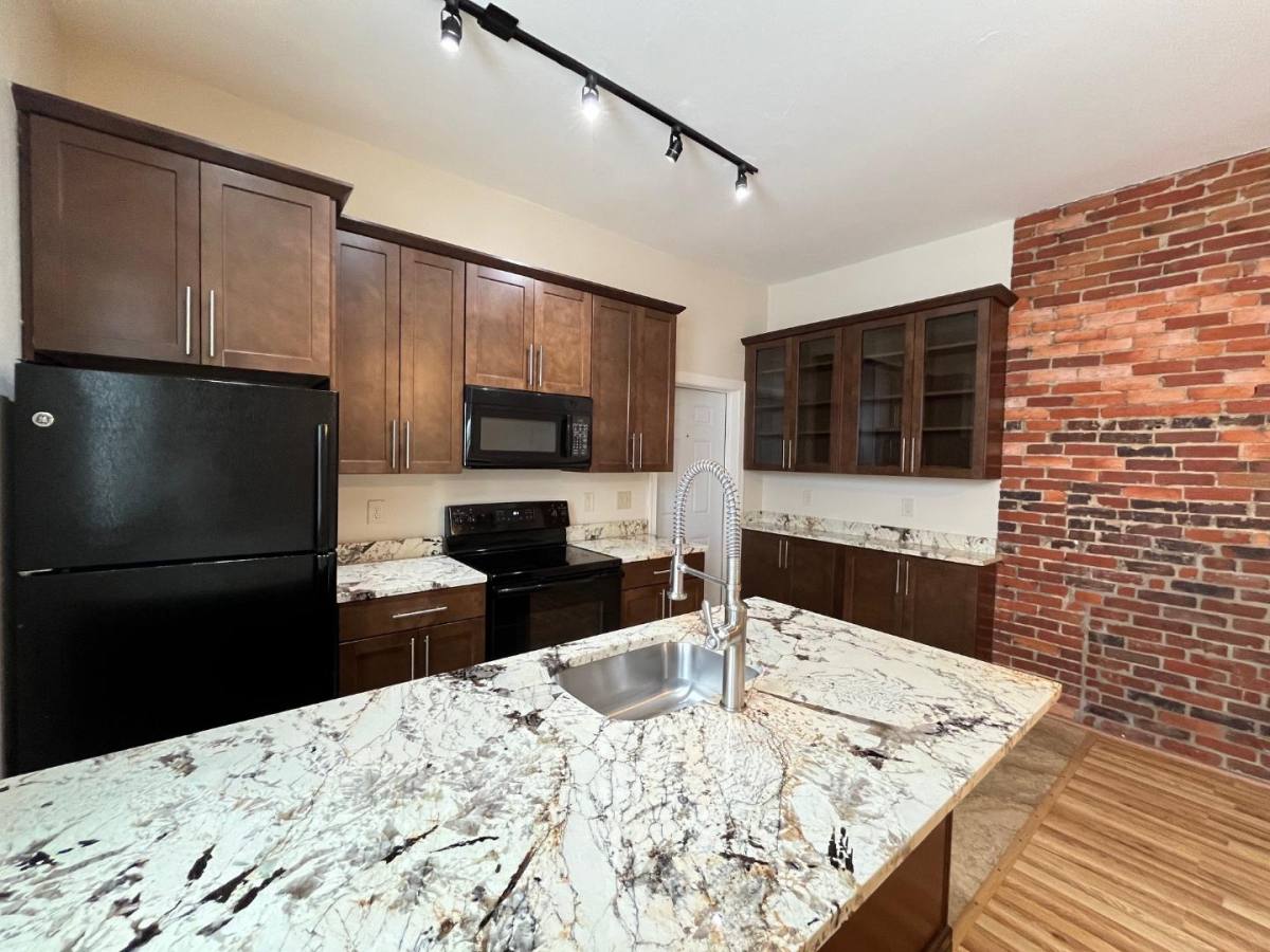 4930 Centre Ave #4, Pittsburgh, PA 15213 - Apartment for Rent - Image 1