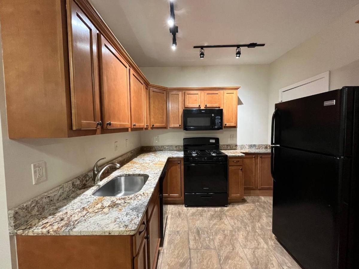 5425 Baywood St #1, Pittsburgh, PA 15206 - Apartment for Rent - Image 1