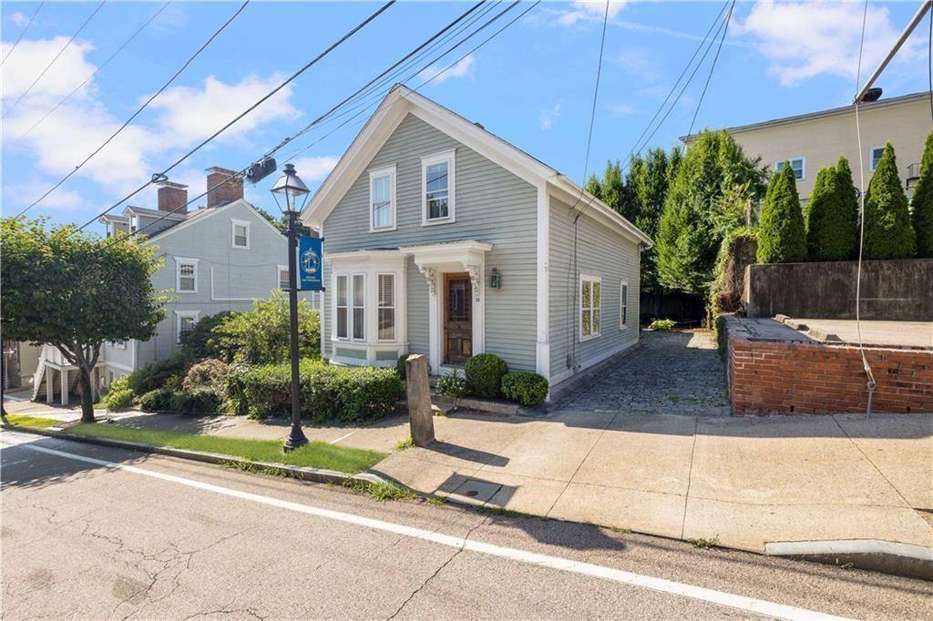 Apartment for rent at 13 King St, 2nd Floor, East Greenwich, RI 02818