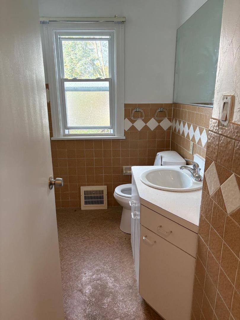 5407 Summit Rd, Cleveland, OH 44124 - House for Rent - Image 12