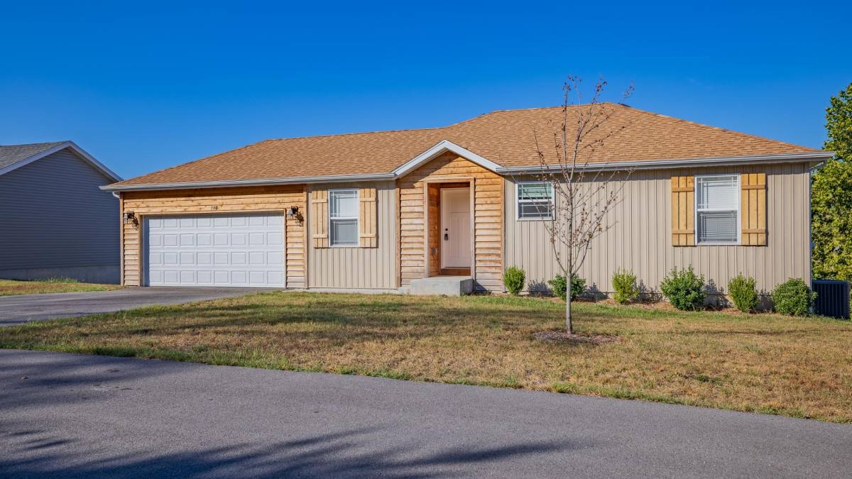 House for rent at 140 E Sunset Cove Lane, Branson, MO 65616