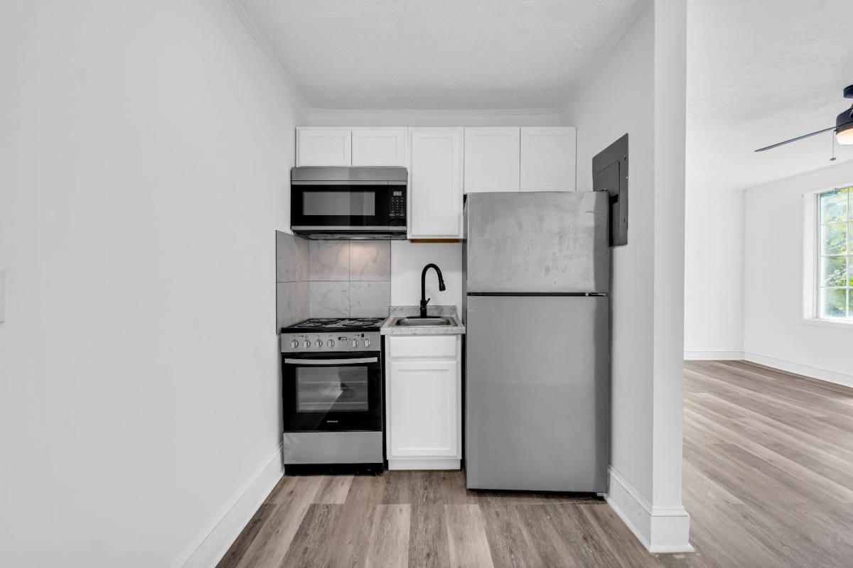 923 10th St N #12, Columbus, MS 39701 - Apartment for Rent - Image 3
