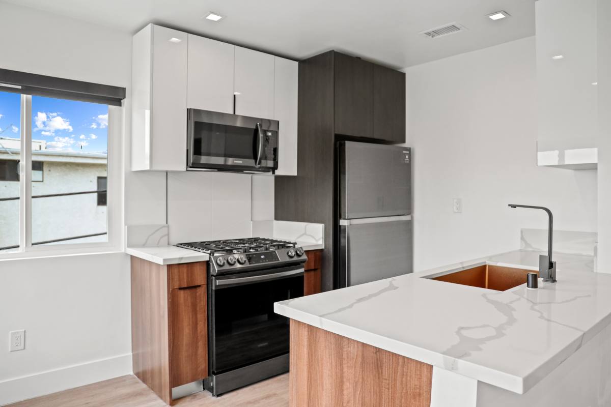 701 N Hill Place #5, Los Angeles, CA 90012 - Apartment for Rent - Image 2