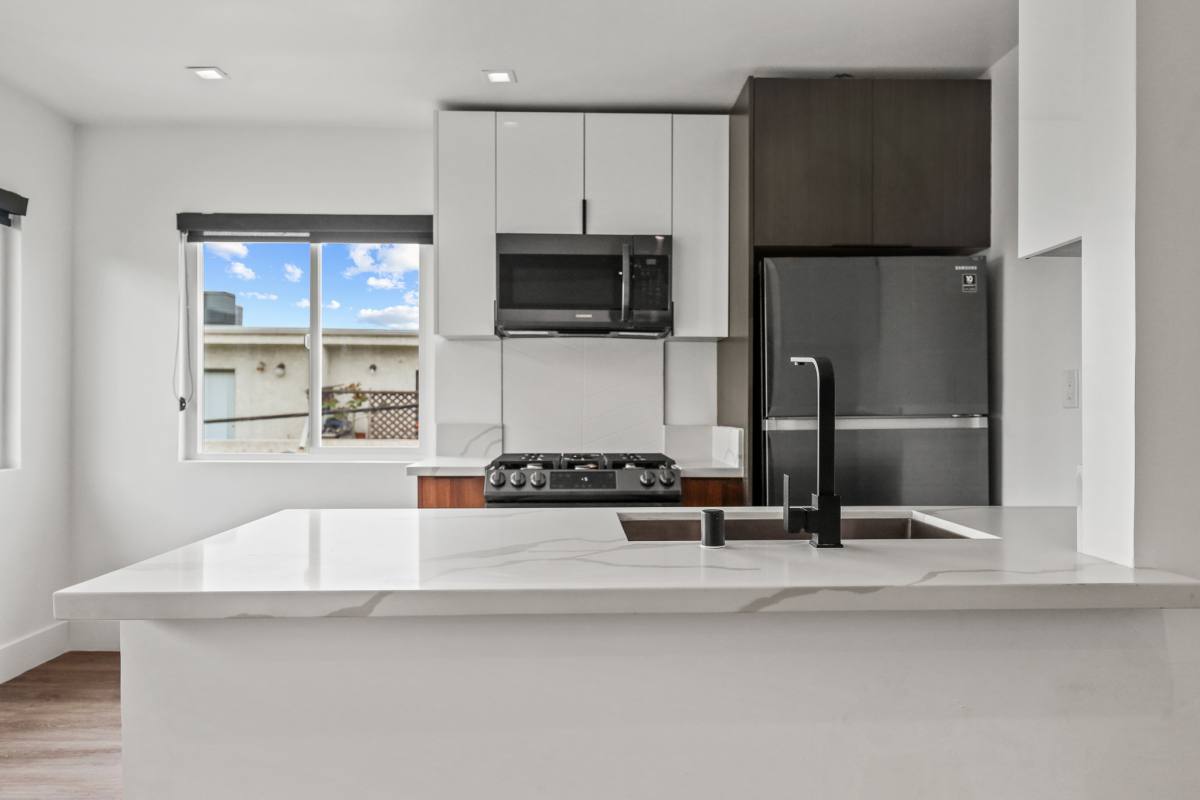 701 N Hill Place #5, Los Angeles, CA 90012 - Apartment for Rent - Image 1