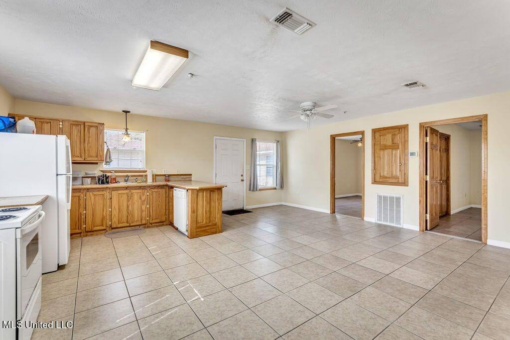 2906 Pineland Dr, Gulfport, MS 39501 - House for Rent - Image 3