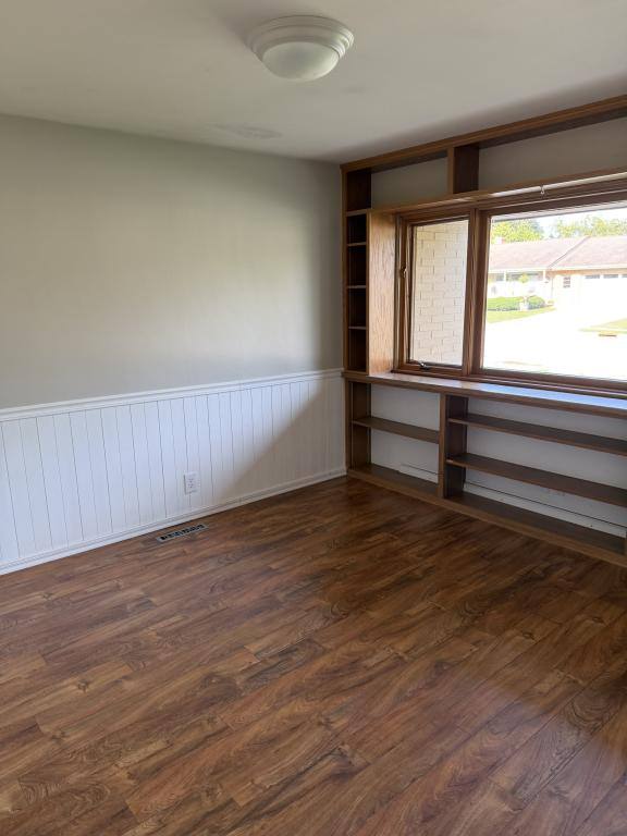 1036 W Crescent Dr, Manitowoc, WI 54220 - House for Rent - Image 6