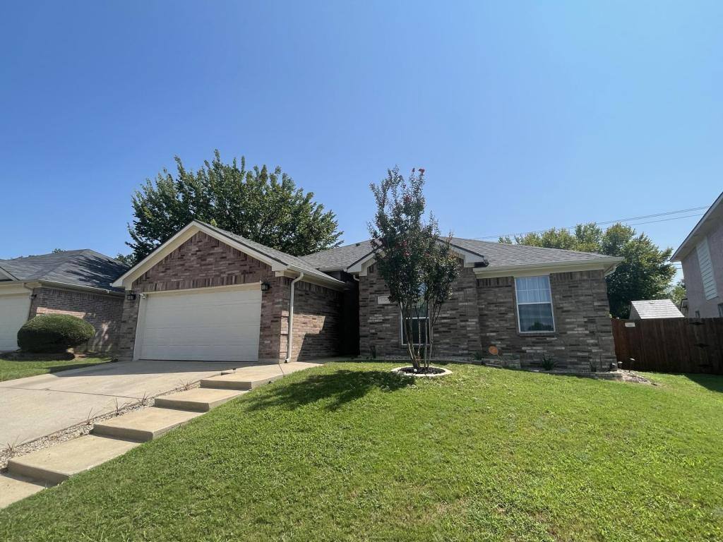 1124 Fawn Meadow Trail, Kennedale, TX 76060 - House for Rent - Image 2