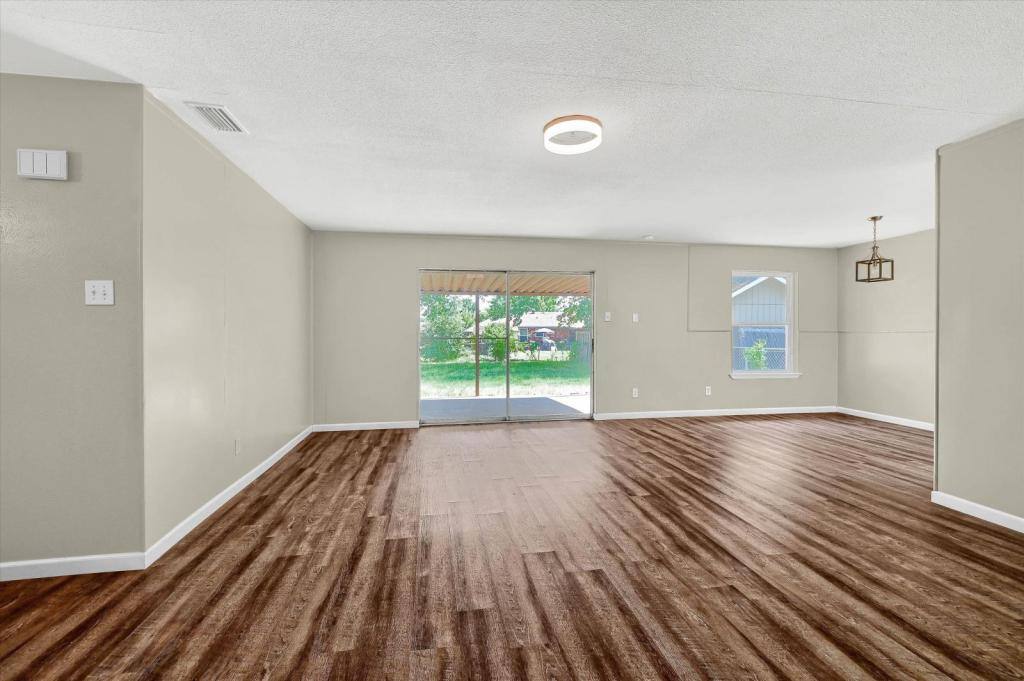 810 Dove Lane, Sherman, TX 75090 - House for Rent - Image 3