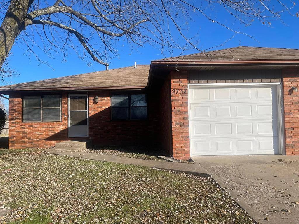 House for rent at 2737 E McDaniel St, Springfield, MO 65802