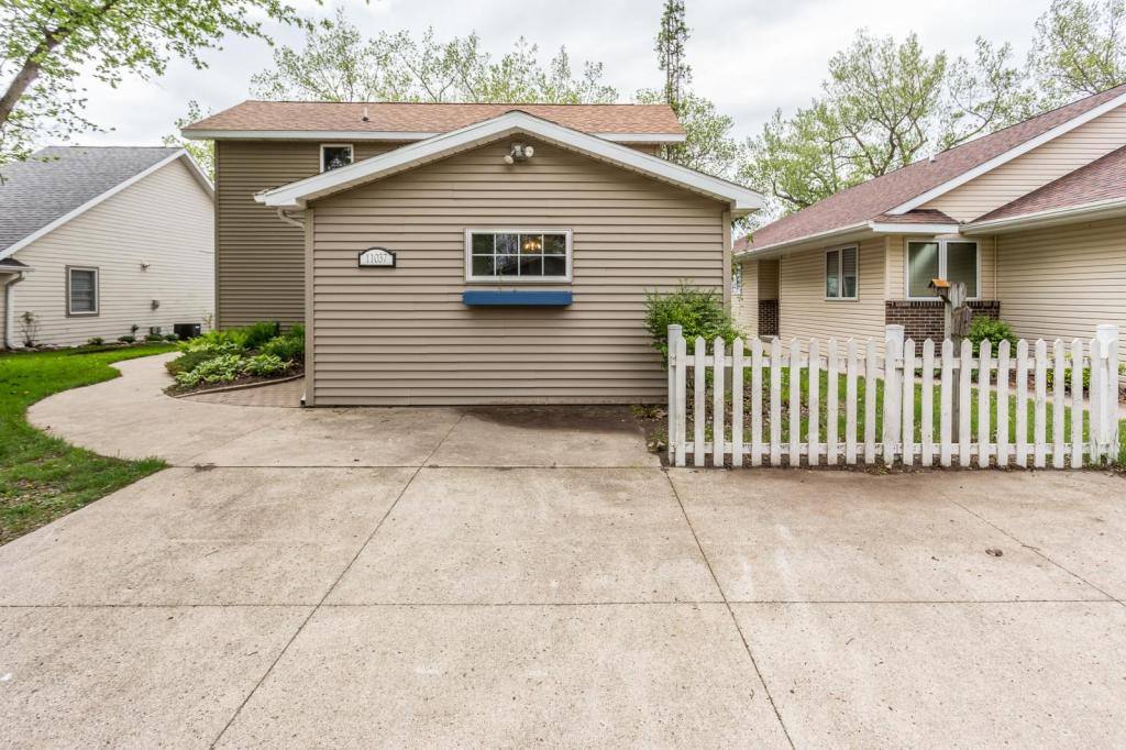 House for rent at 11037 E Village Circle, Spirit Lake, IA 51360